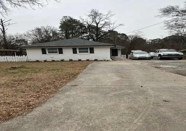 Photo 3 of Sale Pending at 118 N Woodland Dr, Atlanta, GA 30340 | MLS# 7834902 | Listing updated on 2026-09-22