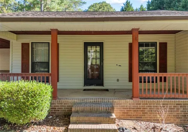 Photo 2 of Single family home for sale at 871 Whispering Way, Winder, GA 30680 | MLS# 7857557 | Listing updated on 2026-10-22