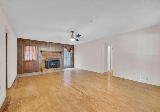 Photo 4 of Single family home for sale at 871 Whispering Way, Winder, GA 30680 | MLS# 7857557 | Listing updated on 2026-10-22