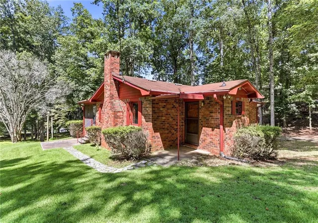 Photo 2 of Single family home for sale at 6505a Julian Rd, Gainesville, GA 30506 | MLS# 7834735 | Listing updated on 2026-09-11