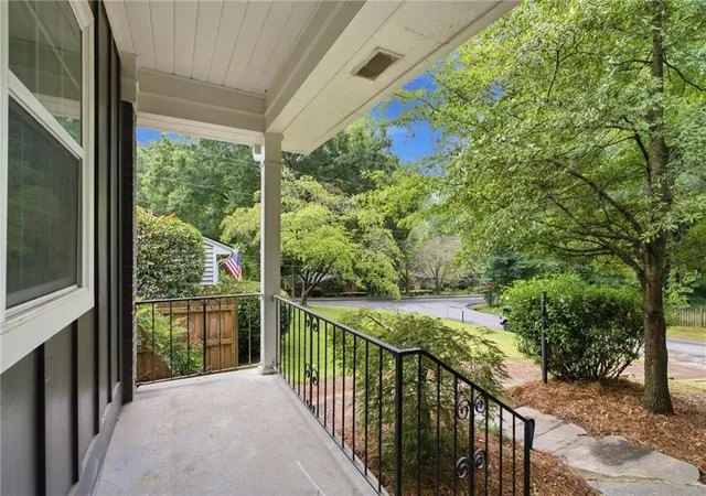 Photo 2 of Single family home for sale at 272 Cascade Dr Nw, Marietta, GA 30064 | MLS# 7816244 | Listing updated on 2026-09-05
