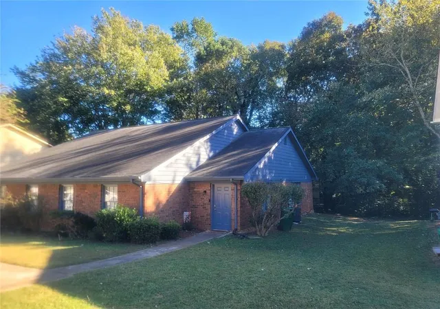 Photo 2 of House for sale at 5272 Ridge Forest Dr, Stone Mountain, GA 30083 | MLS# 7855783 | Listing updated on 2026-10-19