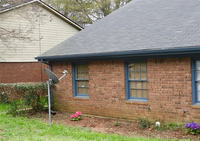 Photo 3 of House for sale at 5272 Ridge Forest Dr, Stone Mountain, GA 30083 | MLS# 7855783 | Listing updated on 2026-10-19