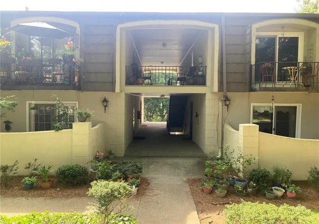 Photo 2 of Condo for sale at 725 Dalrymple, Sandy Springs, GA 30328 | MLS# 7840938 | Listing updated on 2026-09-22