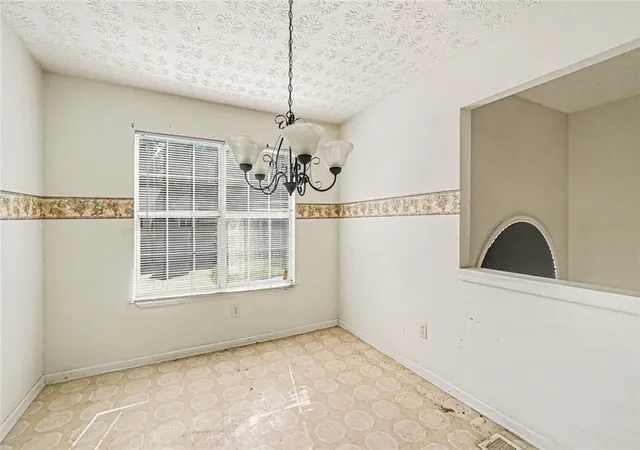 Photo 3 of Sale Pending at 7115 Hillcrest Chase Dr SW, Austell, GA 30168 | MLS# 7852756 | Listing updated on 2026-10-23