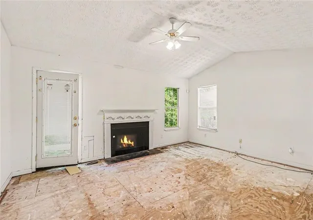 Photo 4 of Sale Pending at 7115 Hillcrest Chase Dr SW, Austell, GA 30168 | MLS# 7852756 | Listing updated on 2026-10-23