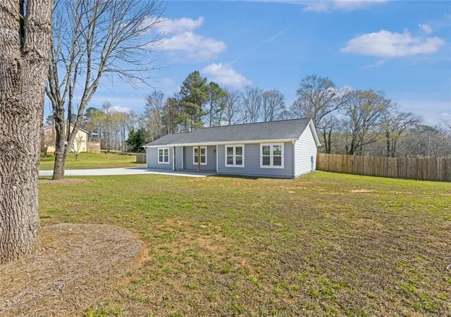 Photo 2 of Single family home for sale at 2001 Raymonds Dr, Loganville, GA 30052 | MLS# 7835554 | Listing updated on 2026-09-11