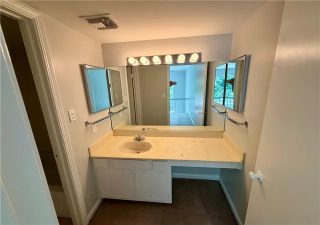 Listing Photo 2 - Condo for sale in building located at 77 Adrian Pl NW, Atlanta, GA 30327