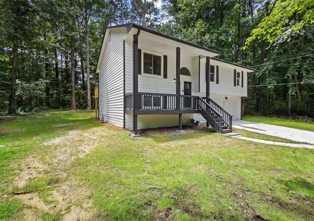 Photo 2 of Single family home for sale at 2152 Cedar Crk Ln, Lithia Springs, GA 30122 | MLS# 7830472 | Listing updated on 2026-09-02