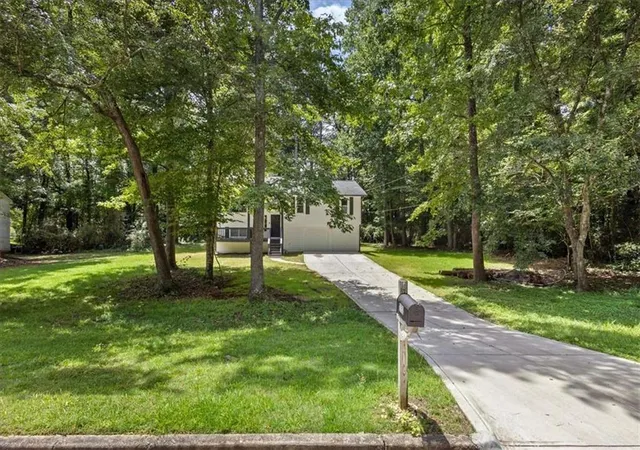 Photo 3 of Single family home for sale at 2152 Cedar Crk Ln, Lithia Springs, GA 30122 | MLS# 7830472 | Listing updated on 2026-09-02