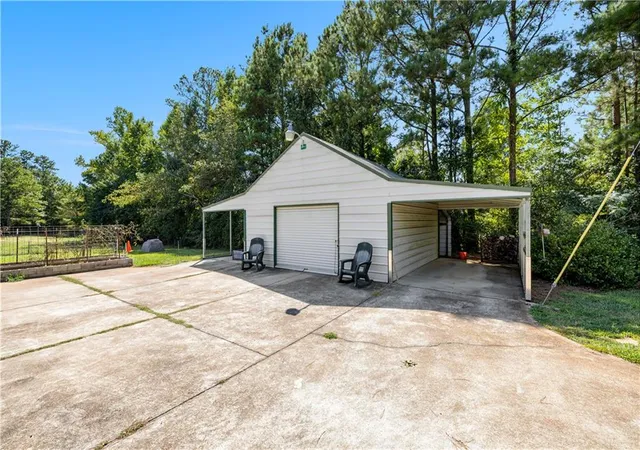 Photo 4 of Single family home for sale at 184 Ball Ground Rd, Covington, GA 30014 | MLS# 7836799 | Listing updated on 2026-09-12