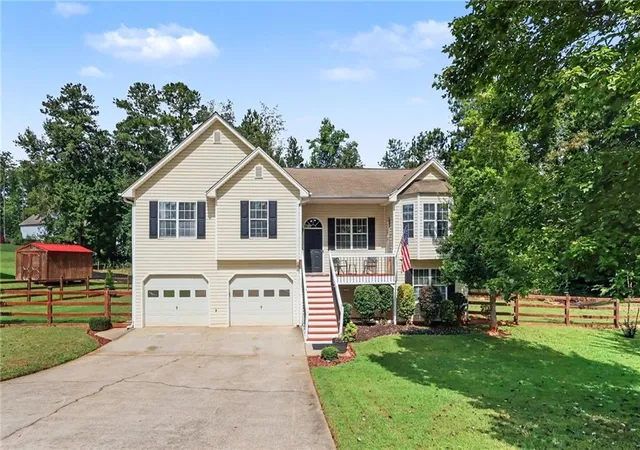 Single family home for sale at 41 Austin Brg Trl, Douglasville, GA 30134 | MLS# 7843754