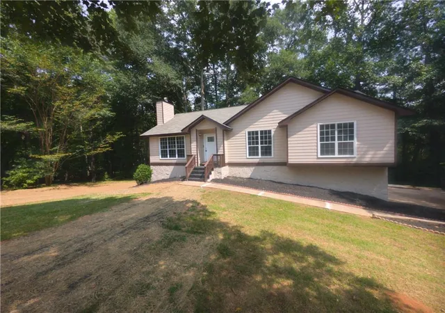 Photo 1 of Single family home for sale at 656 River Bnd Dr, Jonesboro, GA 30238 | MLS# 7835285 | Listing updated on 2026-09-11