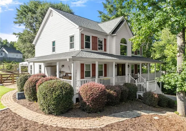 Photo 3 of Sale Pending at 4001 Catawba Ridge, Gainesville, GA 30506 | MLS# 7822591 | Listing updated on 2026-10-12