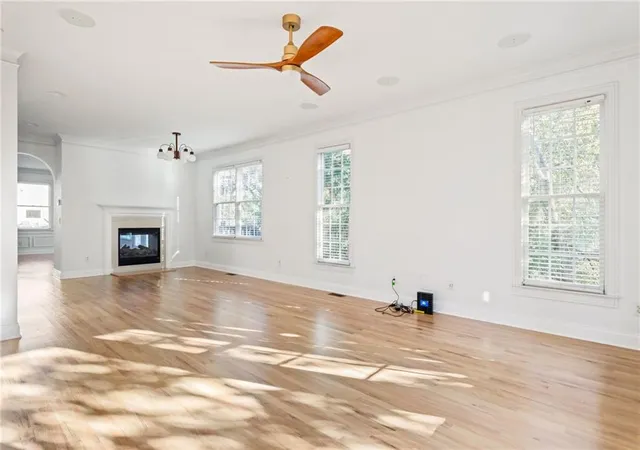 Photo 2 of Townhouse for sale at 1055 Davis Cir NW #R, Atlanta, GA 30318 | MLS# 7853583 | Listing updated on 2026-10-17