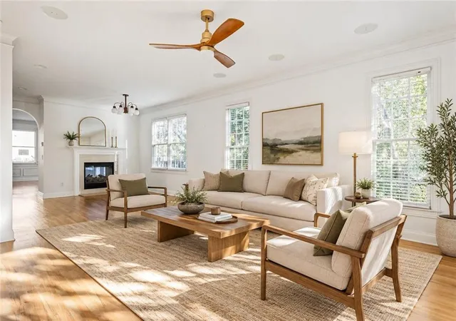 Photo 3 of Townhouse for sale at 1055 Davis Cir NW #R, Atlanta, GA 30318 | MLS# 7853583 | Listing updated on 2026-10-17