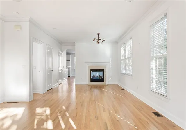 Photo 4 of Townhouse for sale at 1055 Davis Cir NW #R, Atlanta, GA 30318 | MLS# 7853583 | Listing updated on 2026-10-17