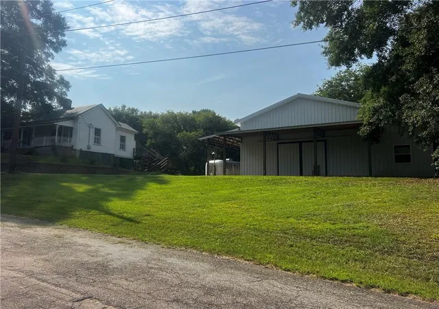 Photo 3 of Single family home for sale at 142 Jh Aldridge Dr, Juliette, GA 31046 | MLS# 7843745 | Listing updated on 2026-09-25