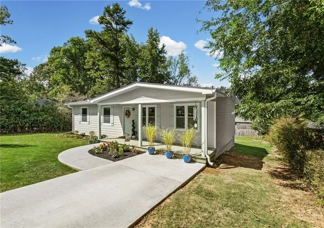 Photo 2 of Sale Pending at 2406 Woodland Dr Nw, Kennesaw, GA 30152 | MLS# 7836787 | Listing updated on 2026-10-04