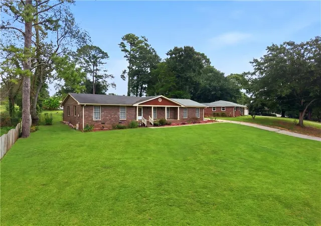 Photo 2 of Single family home for sale at 2681 Kings Cir, Lawrenceville, GA 30044 | MLS# 7830057 | Listing updated on 2026-09-05