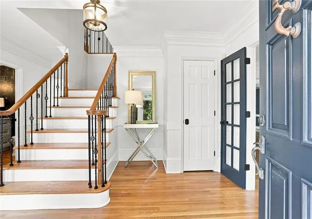 Photo 2 of Single family home for sale at 7680 Dunvegan Close, Sandy Springs, GA 30350 | MLS# 7823346 | Listing updated on 2026-10-07