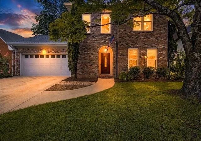 Photo 3 of Sale Pending at 2116 Heritage Hts, Decatur, GA 30033 | MLS# 7808918 | Listing updated on 2026-09-30