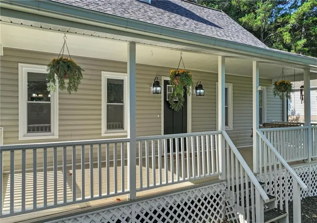 Photo 3 of Sale Pending at 2883 Country Ln Nw, Kennesaw, GA 30152 | MLS# 7834729 | Listing updated on 2026-10-03