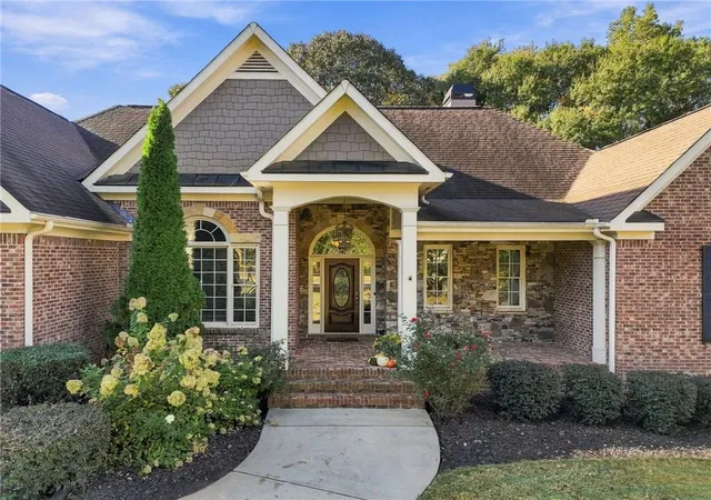 Photo 2 of Single family home for sale at 104 Autumn Glen Dr, Woodstock, GA 30188 | MLS# 7857549 | Listing updated on 2026-10-29