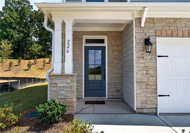 Photo 4 of Single family home for sale at 226 Trace Blf, Dawsonville, GA 30534 | MLS# 7849450 | Listing updated on 2026-10-29