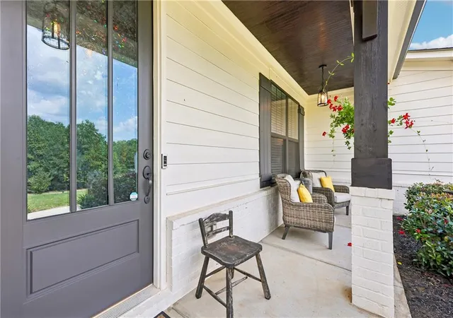 Photo 4 of Single family home for sale at 4060 Silverstone Dr, Braselton, GA 30517 | MLS# 7826554 | Listing updated on 2026-09-05