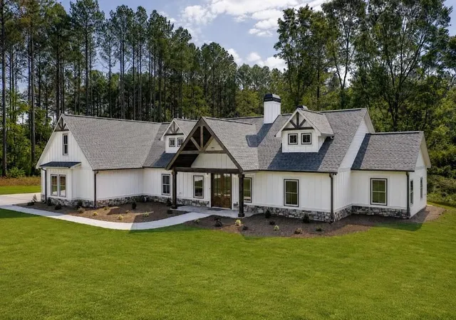 Photo 3 of Sale Pending at 153 Riversong Rd, Carrollton, GA 30117 | MLS# 7826428 | Listing updated on 2026-09-28