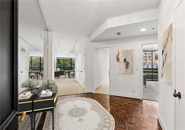 Photo 1 of Condo for sale at 2660 Peachtree Rd Nw #6D, Atlanta, GA 30305 | MLS# 7834716 | Listing updated on 2026-09-25