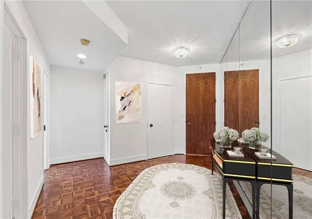 Photo 2 of Condo for sale at 2660 Peachtree Rd Nw #6D, Atlanta, GA 30305 | MLS# 7834716 | Listing updated on 2026-09-25