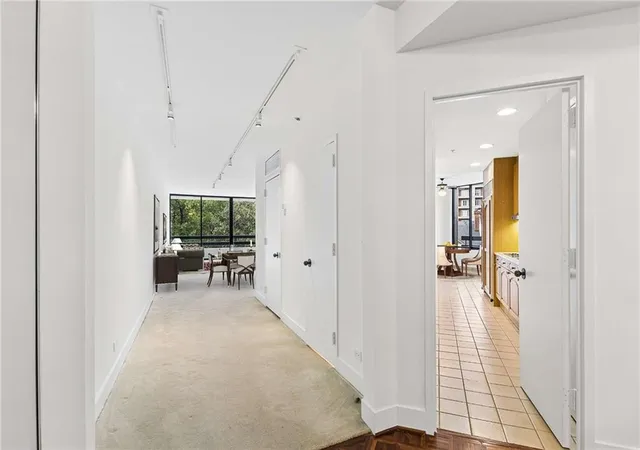 Photo 3 of Condo for sale at 2660 Peachtree Rd Nw #6D, Atlanta, GA 30305 | MLS# 7834716 | Listing updated on 2026-09-25
