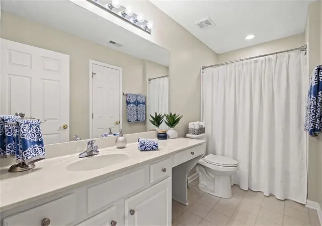 Photo 4 of Condo for sale at 1404 Village Ln, Roswell, GA 30075 | MLS# 7858235 | Listing updated on 2026-10-25