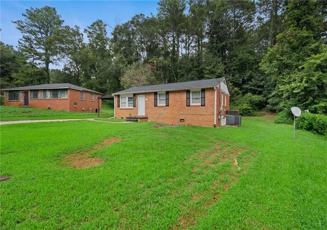 Photo 2 of Single family home for sale at 376 Cologne Dr SE, Atlanta, GA 30354 | MLS# 7839906 | Listing updated on 2026-09-21