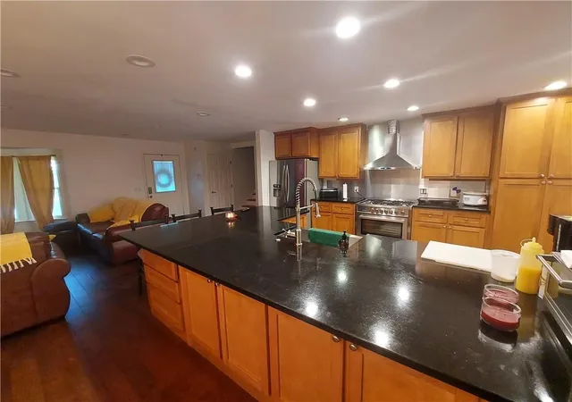 Photo 4 of Single family home for sale at 2401 Chauncey Ln SW, Marietta, GA 30064 | MLS# 7833552 | Listing updated on 2026-09-17