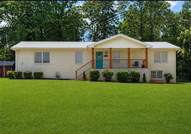 Photo 1 of Single family home for sale at 1611 Carlton Ave, Stone Mountain, GA 30087 | MLS# 7832318 | Listing updated on 2026-09-04