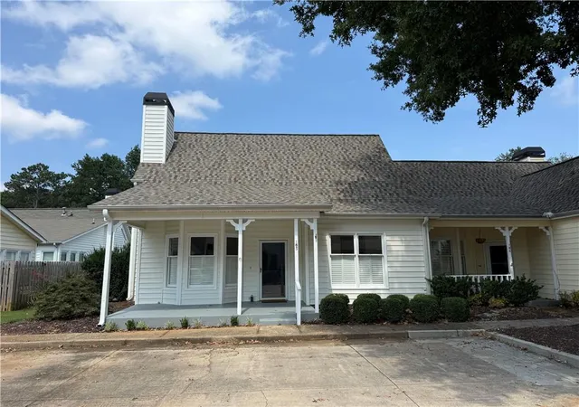 Photo 2 of Condo for sale at 183 Victoria Way, Roswell, GA 30075 | MLS# 7832479 | Listing updated on 2026-09-29