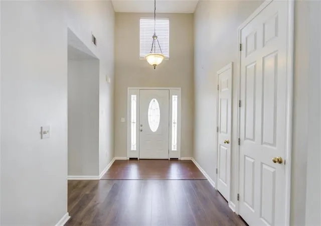 Photo 4 of Single family home for sale at 422 Regan Dr, Winder, GA 30680 | MLS# 7858353 | Listing updated on 2026-10-24