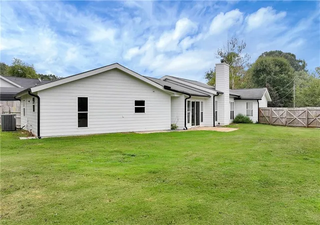 Photo 4 of Single family home for sale at 5640 Raintree Trce, Oakwood, GA 30566 | MLS# 7831906 | Listing updated on 2026-09-21