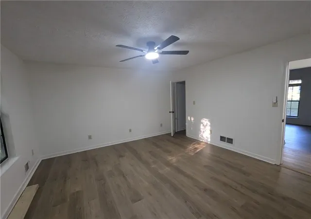 Photo 4 of Single family home for sale at 664 River Bnd Dr, Jonesboro, GA 30238 | MLS# 7853070 | Listing updated on 2026-10-20