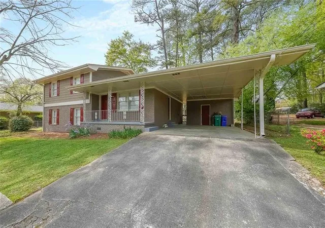 Photo 3 of Single family home for sale at 2757 Cavalier Dr, Decatur, GA 30034 | MLS# 7825865 | Listing updated on 2026-09-03