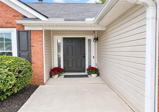 Photo 2 of Single family home for sale at 2762 Hillvale Cvs Way, Lithonia, GA 30058 | MLS# 7837067 | Listing updated on 2026-09-24