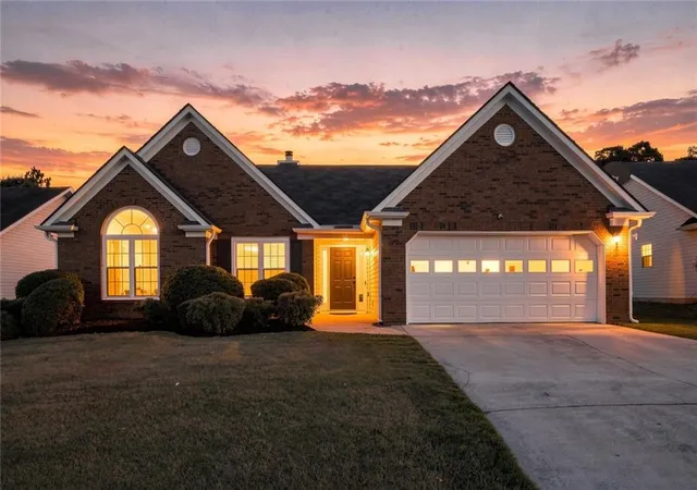 Photo 3 of Single family home for sale at 2762 Hillvale Cvs Way, Lithonia, GA 30058 | MLS# 7837067 | Listing updated on 2026-09-24