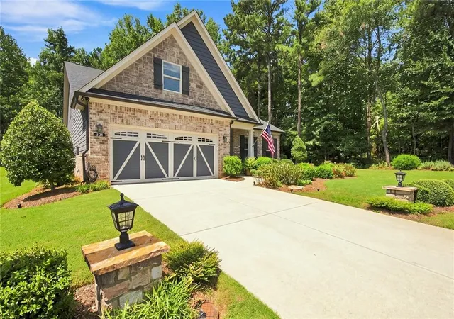 Photo 2 of Sale Pending at 301 Ellington Dr, Canton, GA 30115 | MLS# 7826038 | Listing updated on 2026-09-17