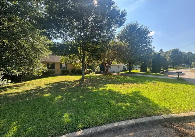 Photo 2 of Single family home for sale at 5870 Habitat Dr, Gainesville, GA 30506 | MLS# 7833464 | Listing updated on 2026-09-07