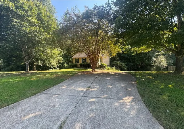 Photo 3 of Single family home for sale at 5870 Habitat Dr, Gainesville, GA 30506 | MLS# 7833464 | Listing updated on 2026-09-07