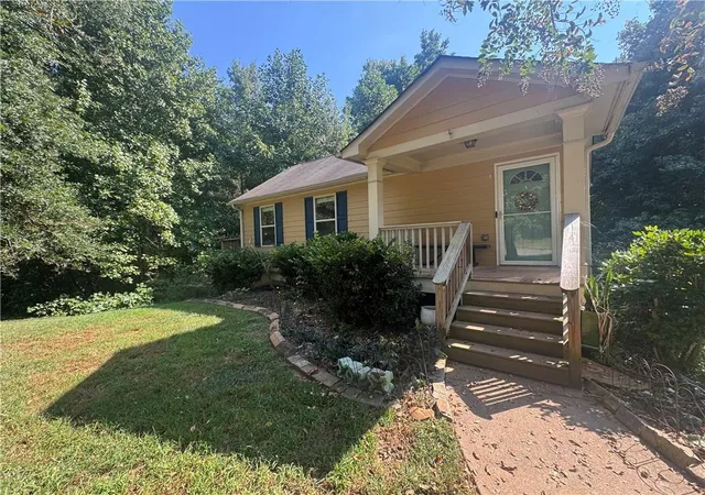 Photo 4 of Single family home for sale at 5870 Habitat Dr, Gainesville, GA 30506 | MLS# 7833464 | Listing updated on 2026-09-07