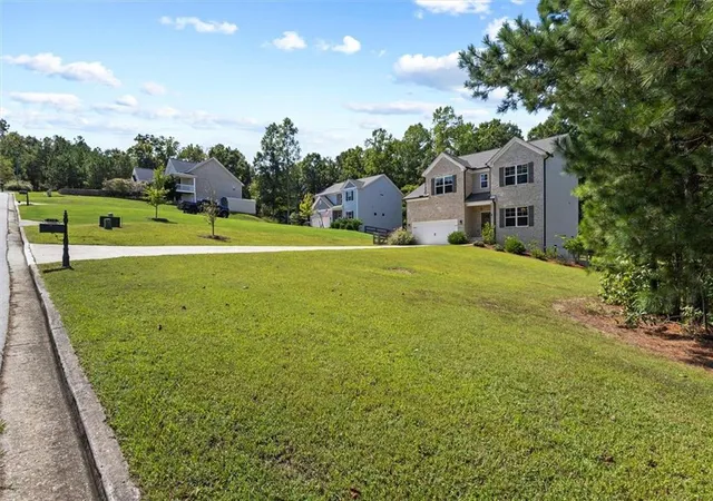 Photo 3 of Single family home for sale at 285 Shoals Trl, Dallas, GA 30132 | MLS# 7844530 | Listing updated on 2026-09-29